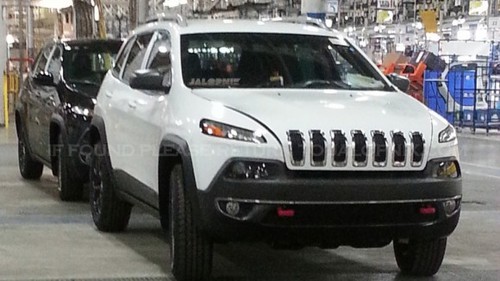 2014-jeep-cherokee-580x326.jpg