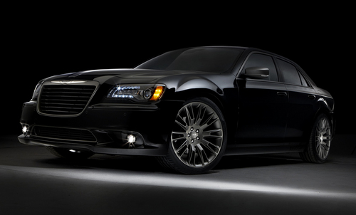 2013-Chrysler-300C-John-Varvatos-2.jpg