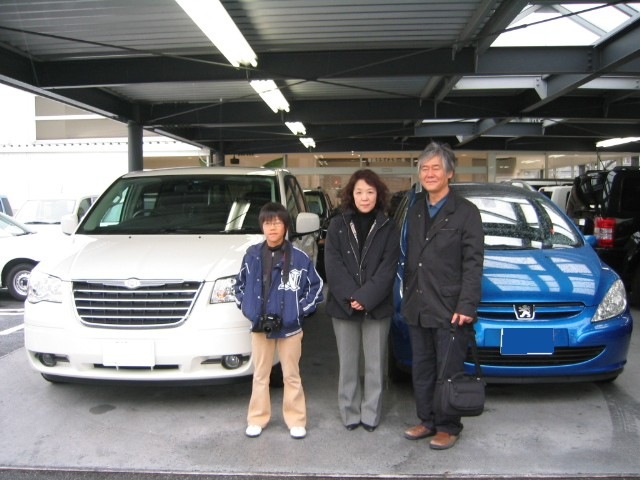 http://www.chukyo-chrysler.co.jp/chrysler/ex/up_img/20090316Grand_Vo001.jpg