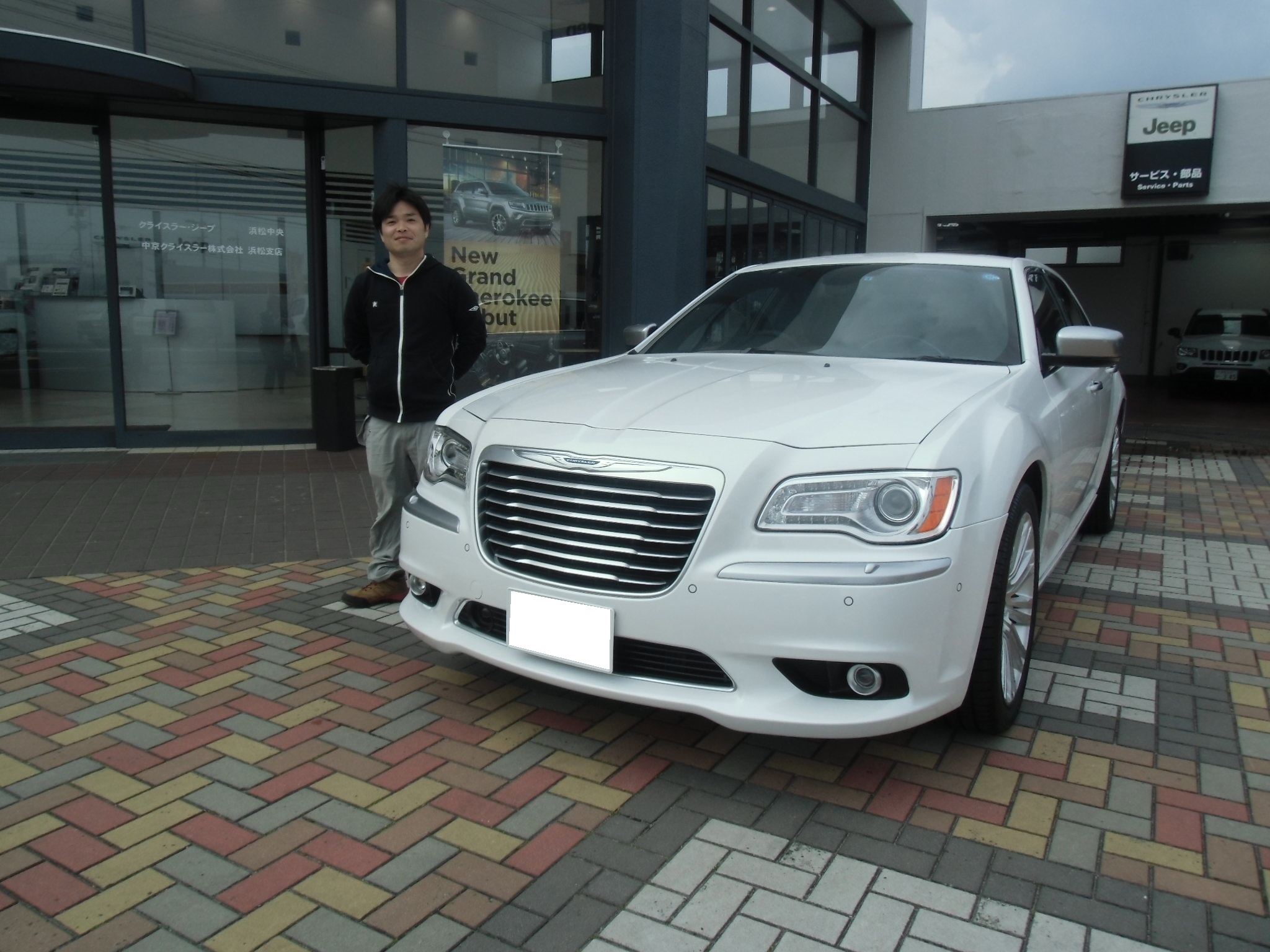 http://www.chukyo-chrysler.co.jp/lineup/chrysler/up_img/%E5%B0%8F%E7%94%B0%E3%80%80%E5%85%8B%E5%BD%A6%E6%A7%98.jpg