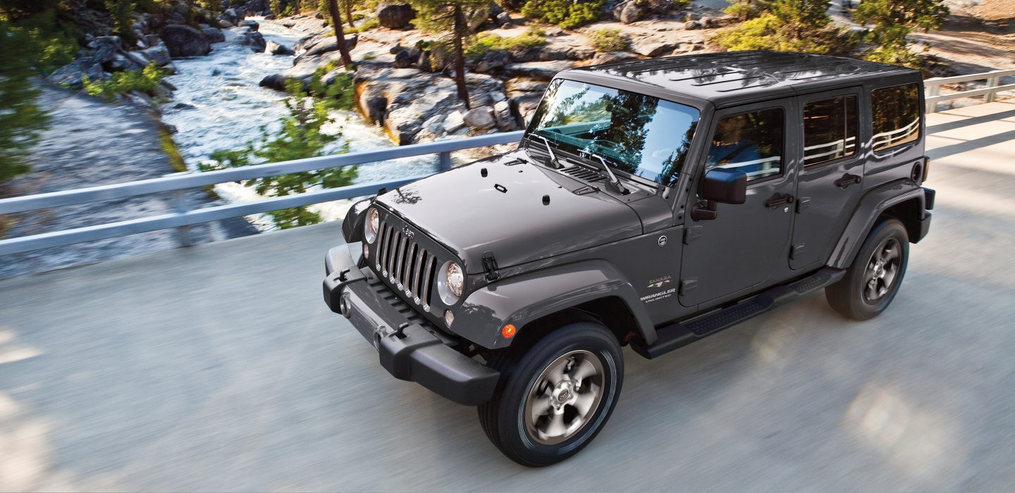 2017-Jeep-Wrangler-Unlimited-Gallery-Exterior-Sahara-Granite-Bridge_jpg_image_1440.jpg