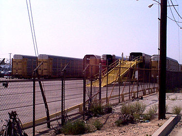 375px-Autoracks_in_LA_3-22-99.jpg