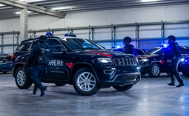 Jeep-GrandCherokee-Carabinieri_01.jpg