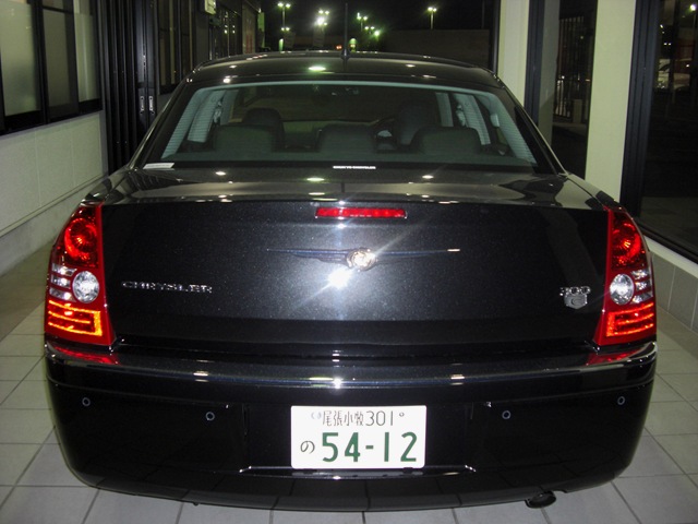 http://www.chukyo-chrysler.co.jp/up_img/20081219-300c-car05.jpg