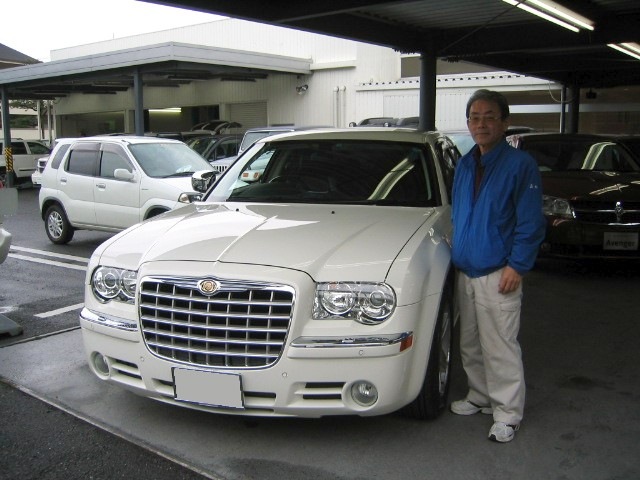 http://www.chukyo-chrysler.co.jp/up_img/20100307-300c-yu01.jpg