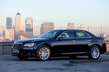 2013-Chrysler-300C-2_5.jpg